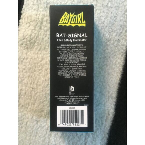 Gotham Batgirl Bat-Signal Face and Body Illuminator Limited Edition 1oz - Picture 2 of 4